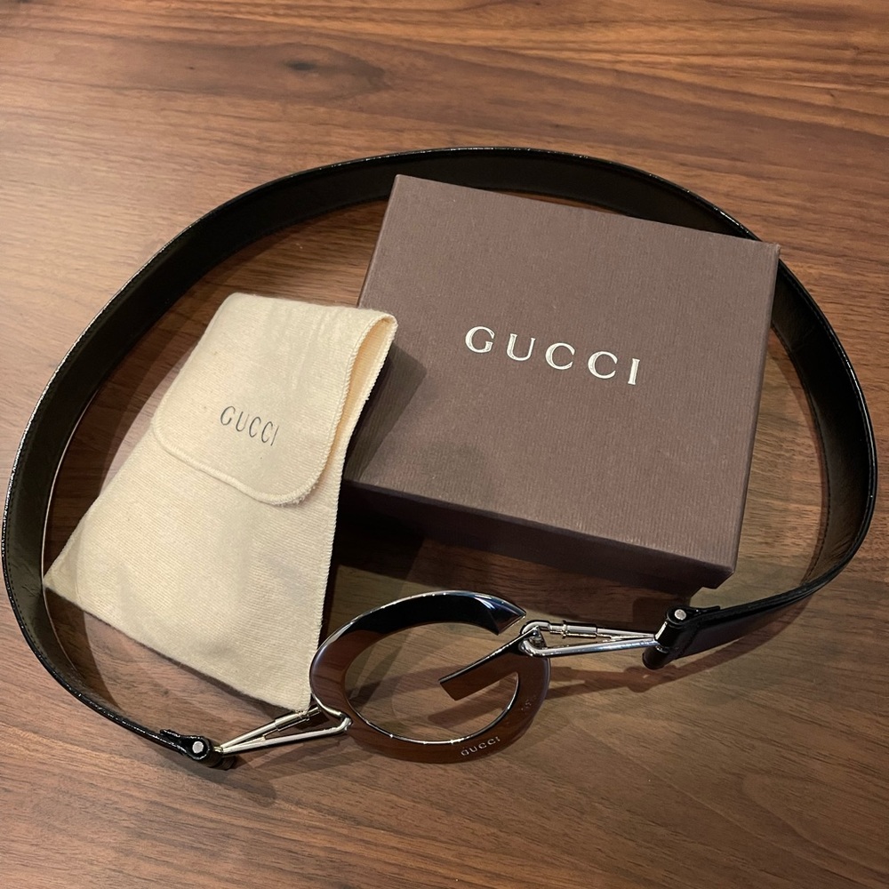 Genuine Gucci black belt with gorgeous large silver G and Gucci name. 85cm/34in